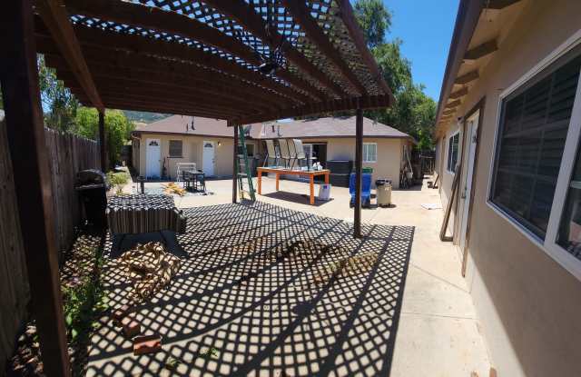 5 bed 2.5 bath near poly Gallery 1