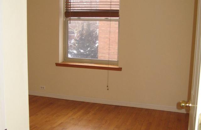 4935 N Wolcott Avenue Gallery 3