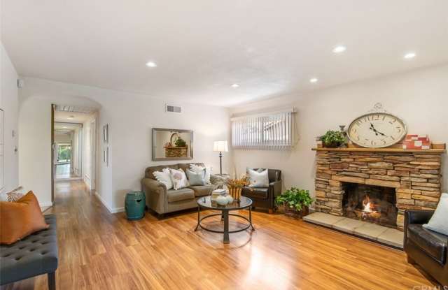 12732 Greentree Avenue Gallery 4