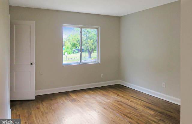202 OKLAHOMA AVENUE NE Gallery 4