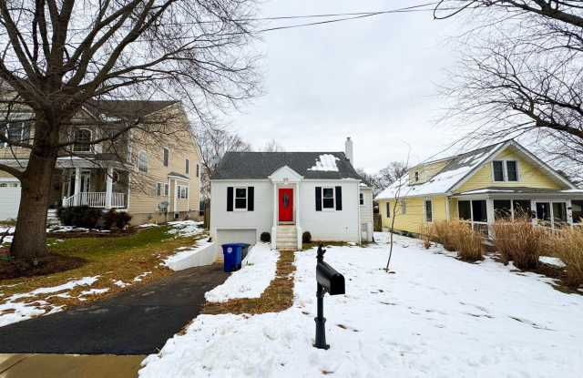 Charming 3 Bed 3 Bath Sitting On A Large Lot In Beautiful Summit Veitch - 875 North Greenbrier Street, Arlington, VA 22205