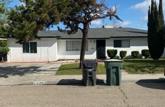 1282 Jefferson Way - 1282 Jefferson Way, Sanger, CA 93657