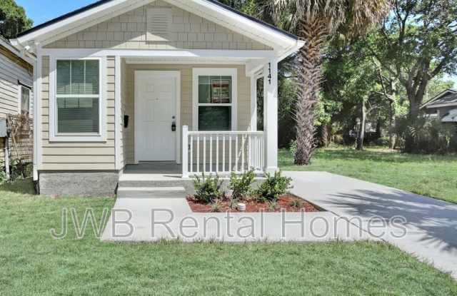 1141 Union St E photos photos