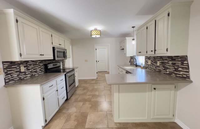 Luxurious Home, Ideal Location! photos photos