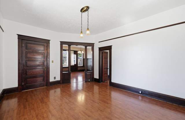 1903 East Glass Avenue Gallery 4