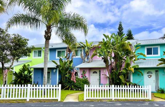 Beautiful 2 Bedroom Townhome in NSB with private patio and firepit photos photos