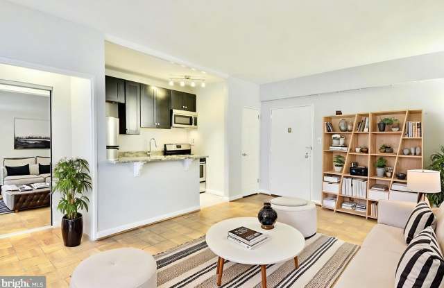 GORGEOUS JR ONE BEDROOM IN DOUPONT photos photos GORGEOUS JR ONE BEDROOM IN DOUPONT photos photos