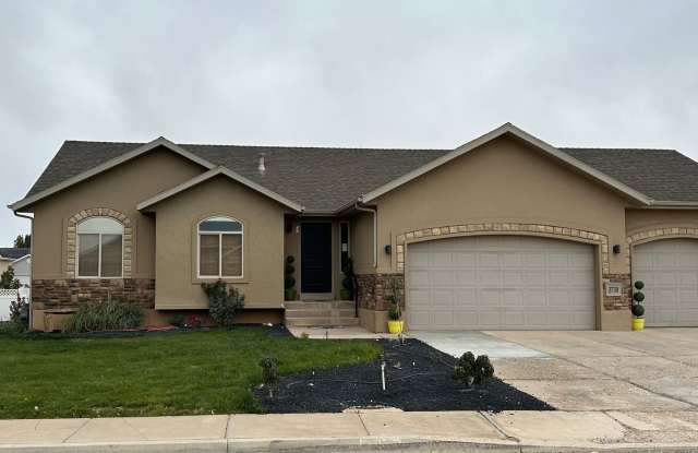 Charming Spacious Cedar City Home - 3730 West 1350 North, Cedar City, UT 84721