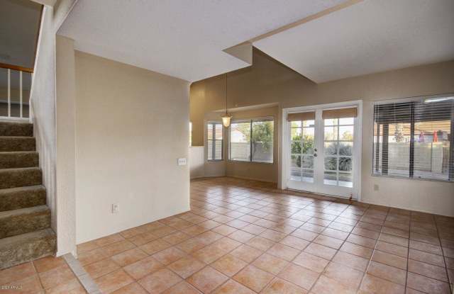1302 E MCNAIR Drive Gallery 4