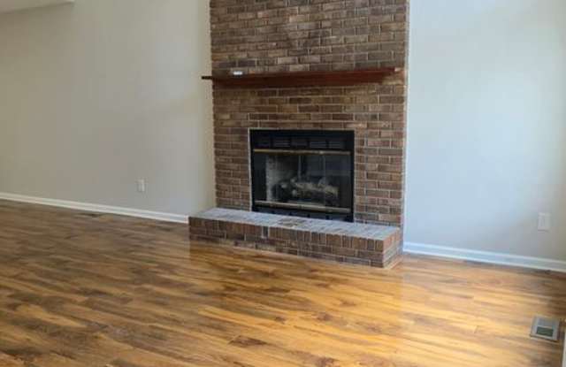 West Knoxville 37923 - 3 bedroom, 2 bath Home - Contact Tiana Winter (865) 297-2451 Gallery 3