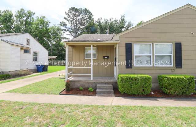 Gorgeous duplex unit on large lot with garage -- NO PETS ALLOWED photos photos Gorgeous duplex unit on large lot with garage -- NO PETS ALLOWED photos photos