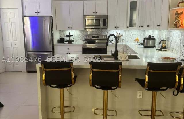 7414 NW 107th Ct Gallery 4