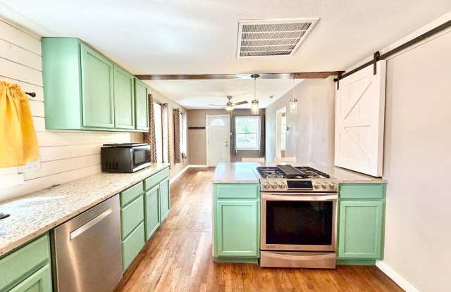 FREE DEC RENT (See Below) Gallery 3