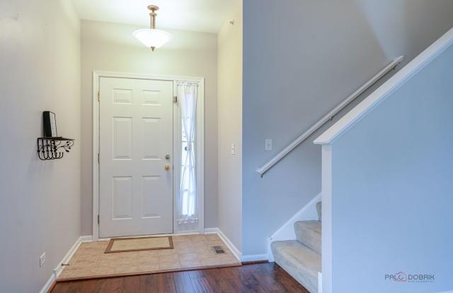 1880 Maureen Drive Gallery 2