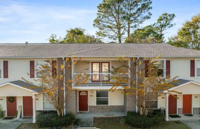 Updated townhouse in PRIME location!! - 1824 Shay-Lin Court, Okaloosa County, FL 32578