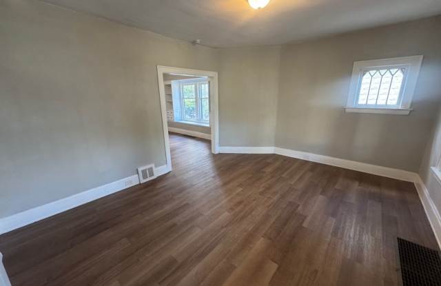 Charming 3-Bedroom Property in Prime Location photos photos