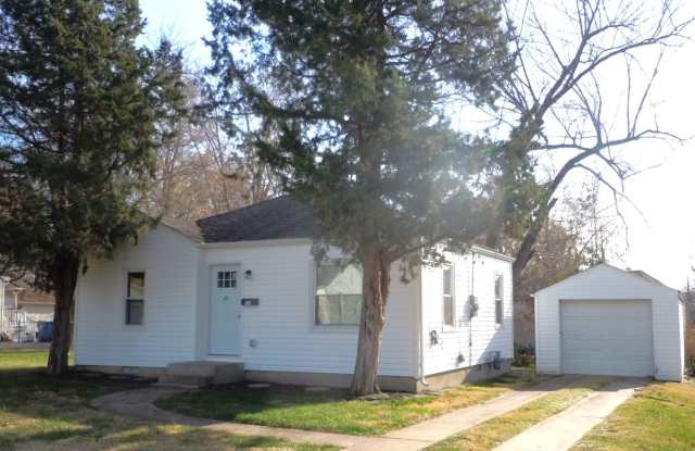 Two Bedroom Home with Utility Room off Kitchen and a Garage!! photos photos