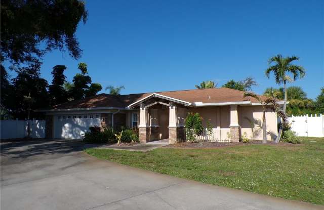 446 W GATE DRIVE - 446 West Gate Drive, Venice, FL 34285 446 W GATE DRIVE - 446 West Gate Drive, Venice, FL 34285