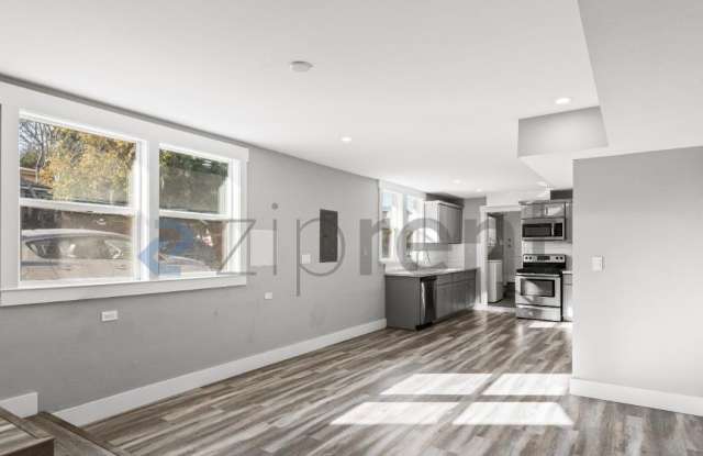 1701 Broadway Gallery 4