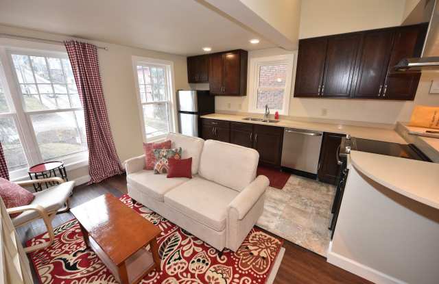 406 Stewart Ave - Apartment 3A Gallery 2