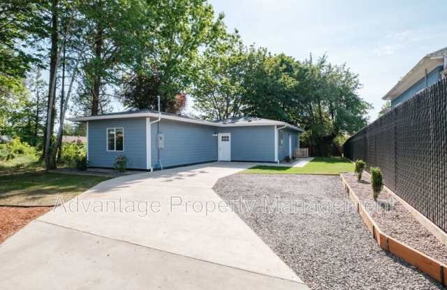 2190 Marion ST photos photos