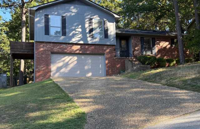 8 Shadywood Ct, Little Rock AR 72223 - Immaculate split level 3br 2ba just off Sam Peck - 8 Shadywood Court, Little Rock, AR 72223