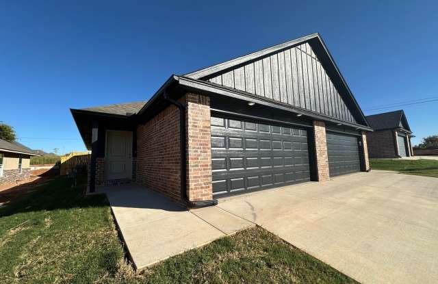 3 Bedroom 2 Bathroom Brand New Duplex in Piedmont Schools - 11506 Mackenzie Way, Oklahoma City, OK 73099