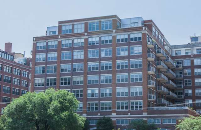 933 W Van Buren St - 933 West Van Buren Street, Chicago, IL 60607