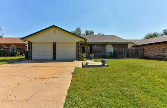 Charming 4-Bedroom Home with Modern Updates in Moore photos photos