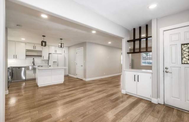 Available Now! Stunning Fully Remodeled 4-Bedroom / 2- Bath Duplex home in Spring Valley Gallery 3
