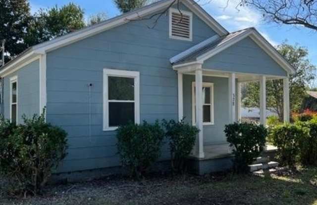 328 S College Street - 328 South College Street, Statesboro, GA 30458
