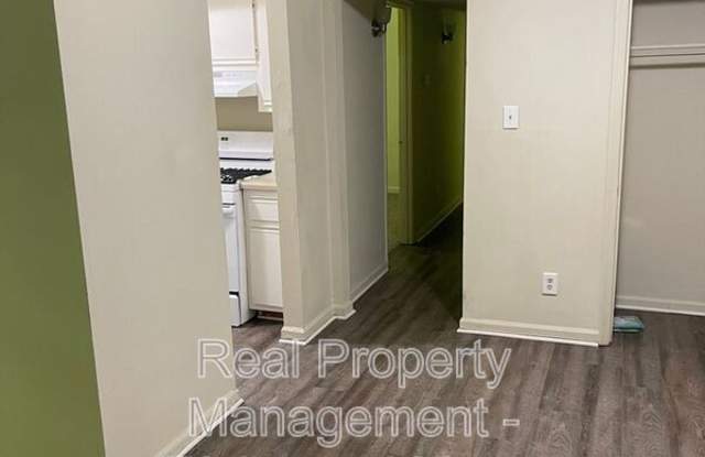 1902 Warren Ave - 1902 Warren Avenue, Hopewell, VA 23860