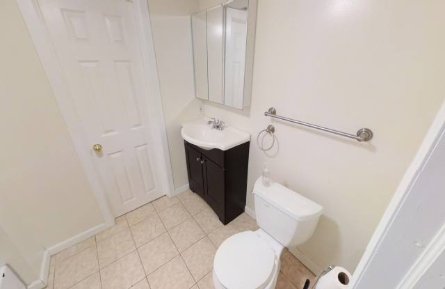 1005 E Colvin St Apt 2 Gallery 4