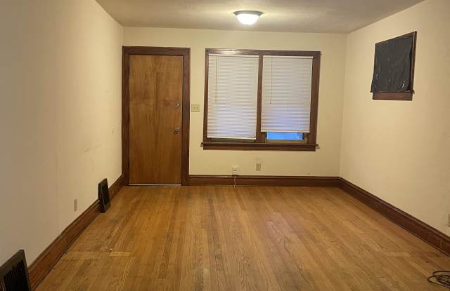 206 S Gretta - 206 South Gretta Avenue, Waukegan, IL 60085