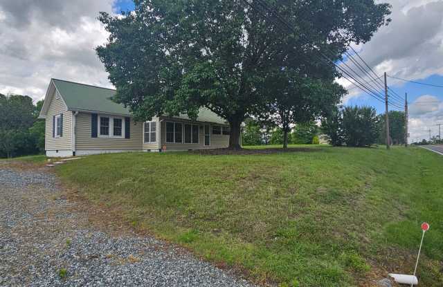 Cozy 2 Bedroom, 1 Bath Home for Rent in Thomasville! photos photos