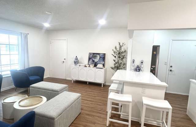 2261 NE 67th Street Gallery 3