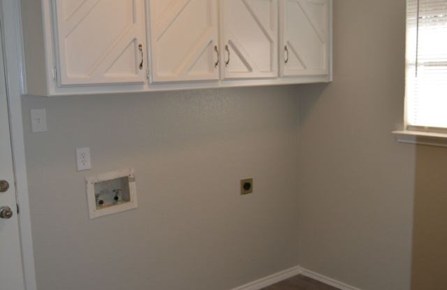 Great Updated Home Close to I20 - 4611 Rockland Drive, Arlington, TX 76016