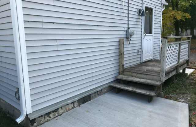 132 Maudlin St Gallery 2