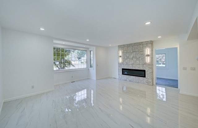 217 Heywood Ave Gallery 3