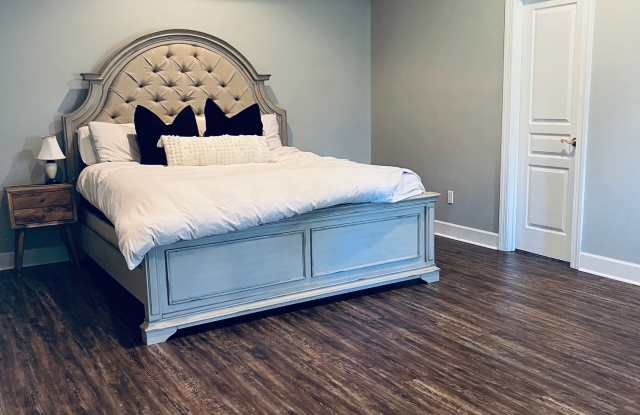 504 Eton Dr Gallery 4