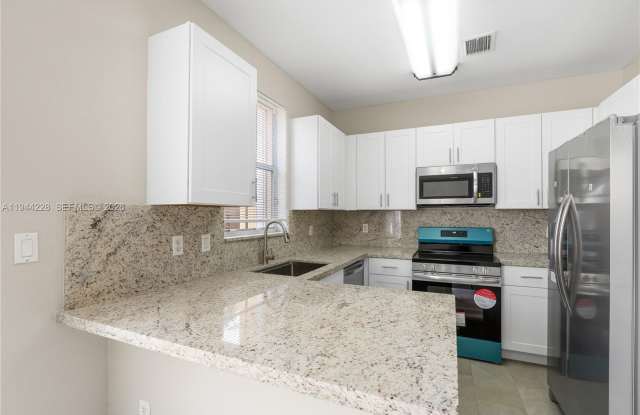 12476 SW 122nd St photos photos