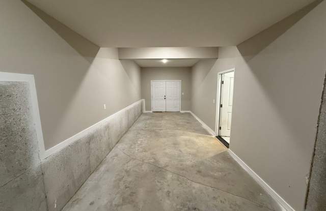 Spacious 5-Bedroom Walkout Basement Home in Ozark! photos photos