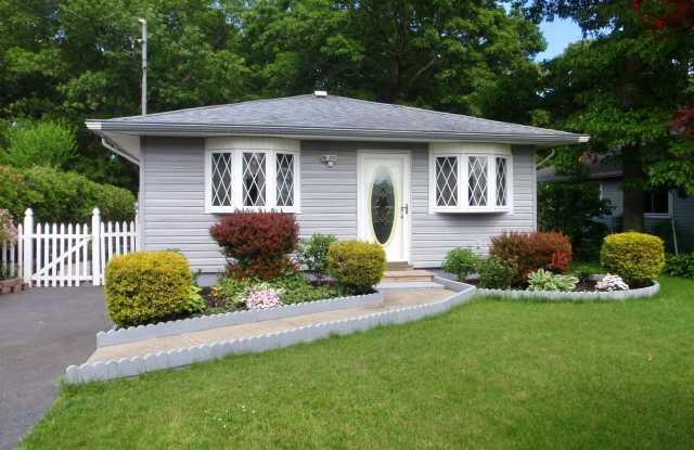 46 Forrest Avenue - 46 Forrest Avenue, Shirley, NY 11967