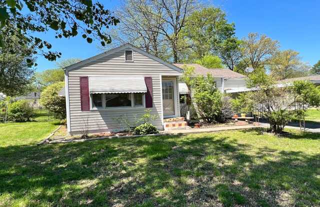 Now available! 2bedroom 1 bathroom with garage photos photos