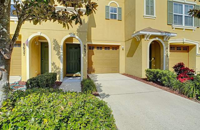 BEAUTIFULLY UPDATED 2 BED, 2.5 BATH CONDO IN WILLOWBROOK WITHIN LAKEWOOD RANCH photos photos