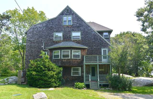 Stunning Victorian Winter Rental with Ocean Views! Gallery 3