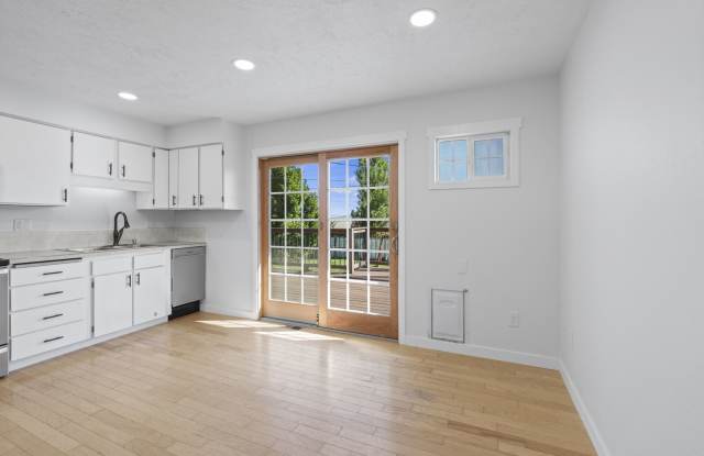 4 Bed 2 Bath Split Level home fully updated in Central Valley Greenacres neighborhood Gallery 3