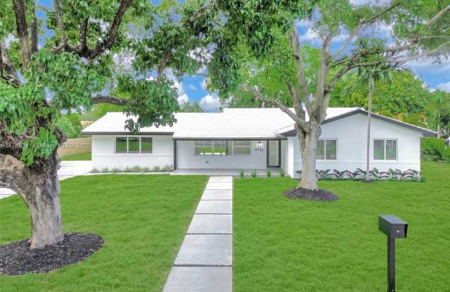 8745 SW 175th St photos photos