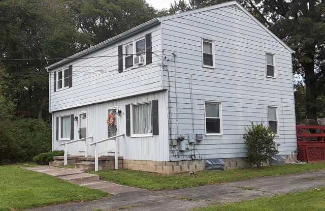 Two Bedroom 1 bath Townhouse in Niles Gallery 1