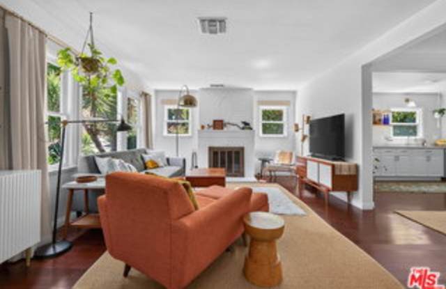 3831 Broadlawn Drive Gallery 3